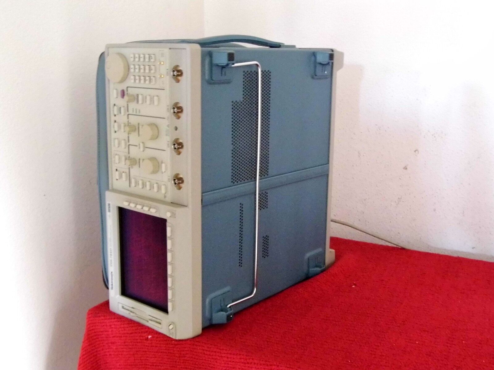Tektronix TDS 784D opt 13/1F/2F/2C/2M 1 GHz 4GS/s 90 day warranty Tektronix TDS 784D opt 13/1F/2F/2C/2M 1 GHz 4GS/s 90 day warranty